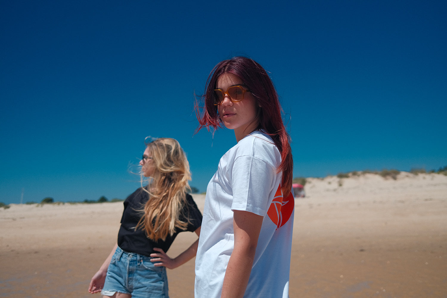 woman turtleneck t-shirt black or white with summer vibe